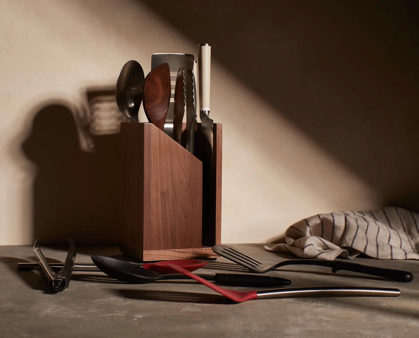 The Base- Magnetic Knife Storage in Sustainable Wood: Maple