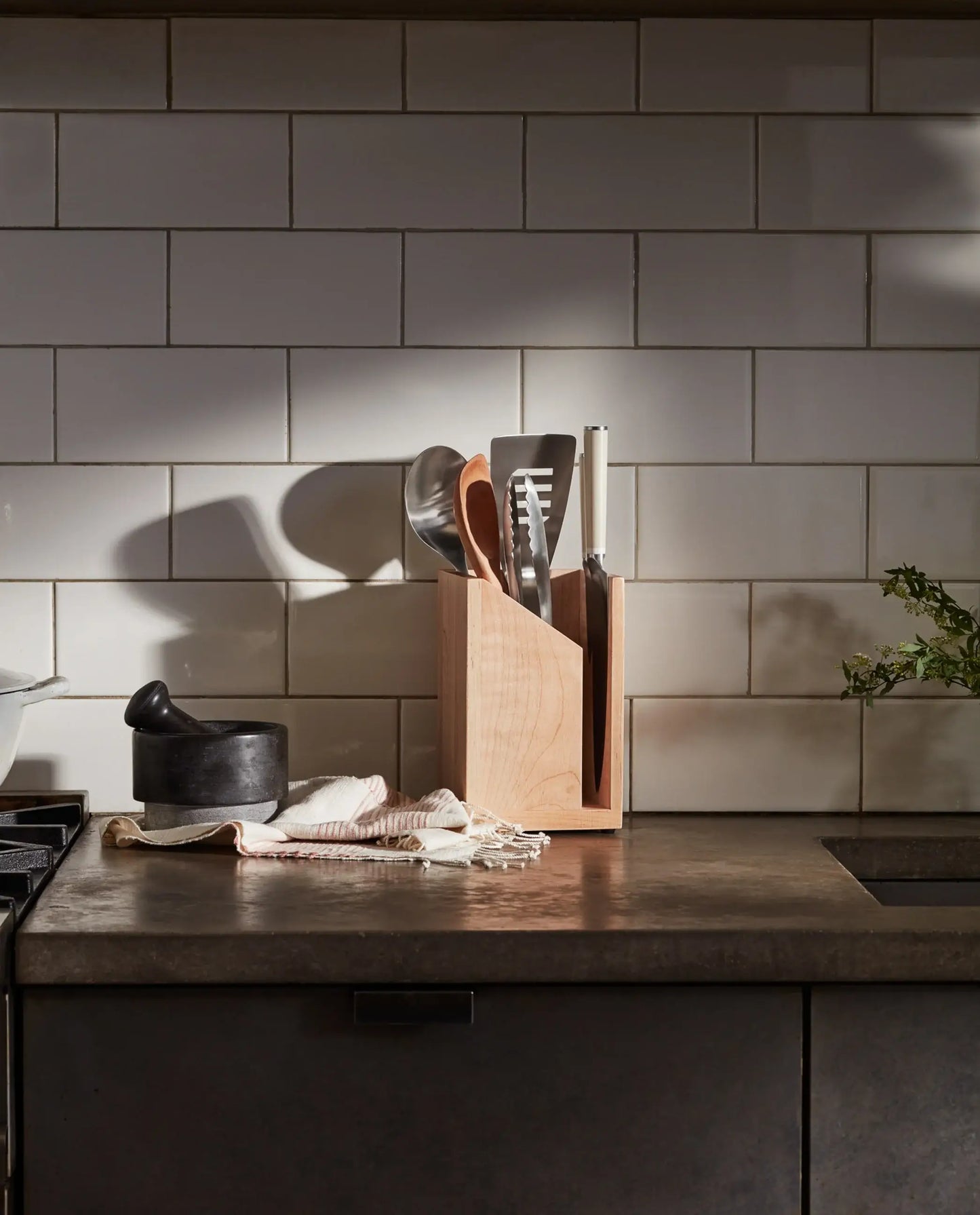 The Base- Magnetic Knife Storage in Sustainable Wood: Maple