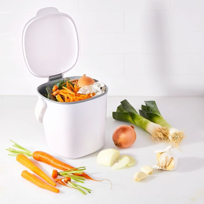 Easy Clean Compost Bin